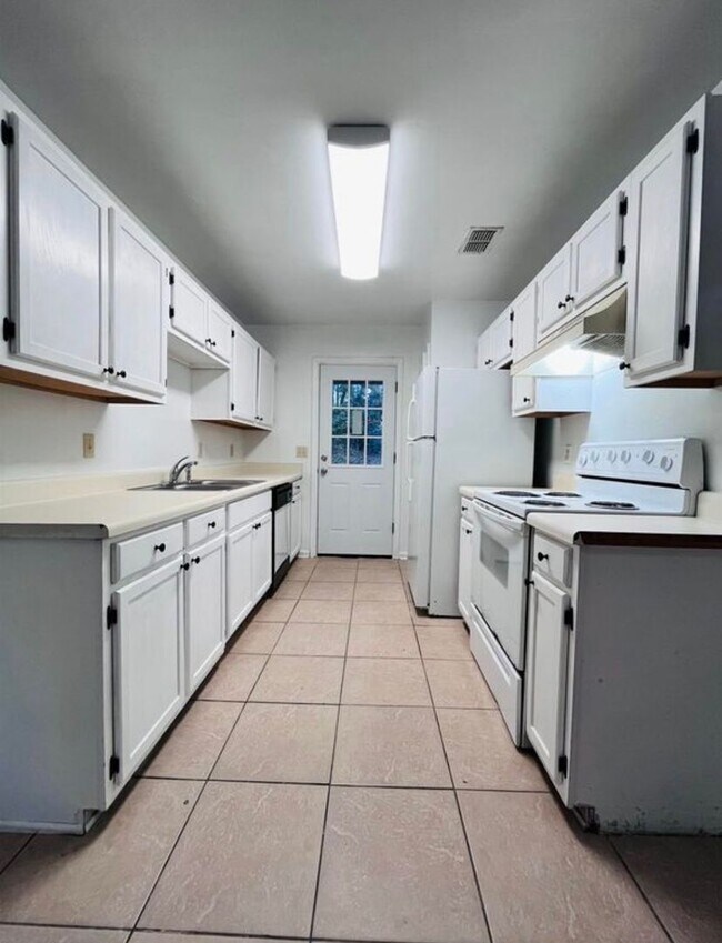 Foto del edificio - 1285 Rumba Ln