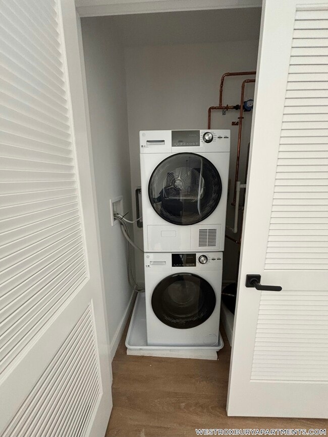 Building Photo - 199 Gardner St