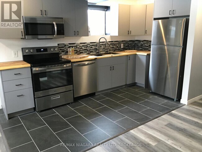 Building Photo - 7701 Cortina Crescent