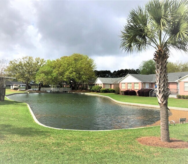 Building Photo - 2/2 Home in Lakeview Villas!