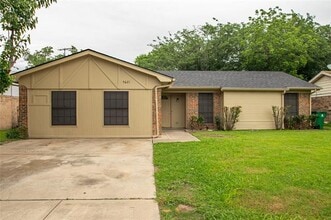Building Photo - 5621 Brent Dr