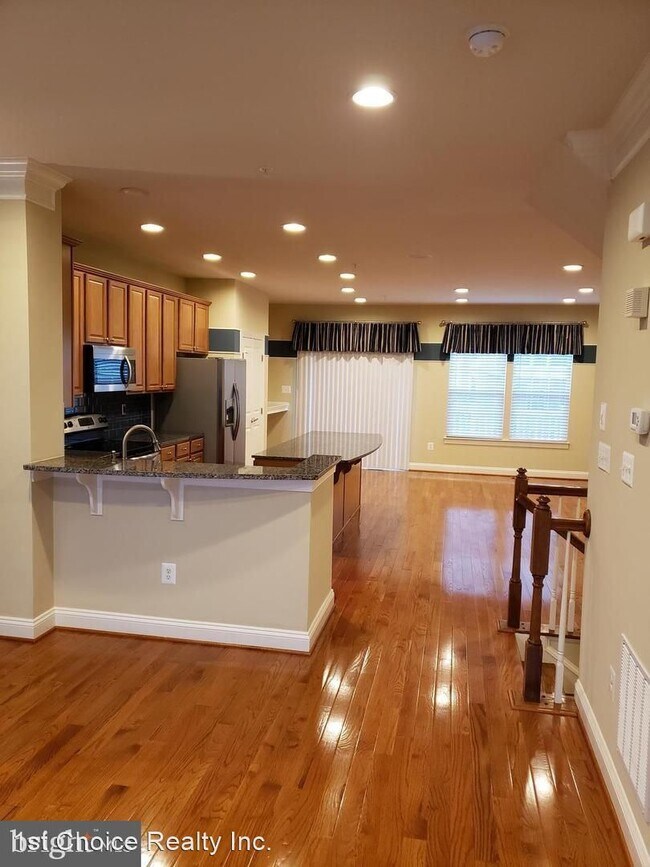 Building Photo - 3 br, 2.5 bath House - 7556 Briargrove Lane