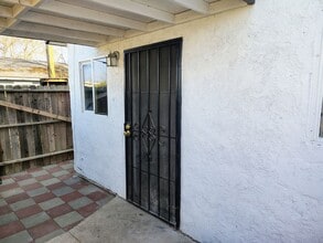 Building Photo - 710 Sequoia Dr