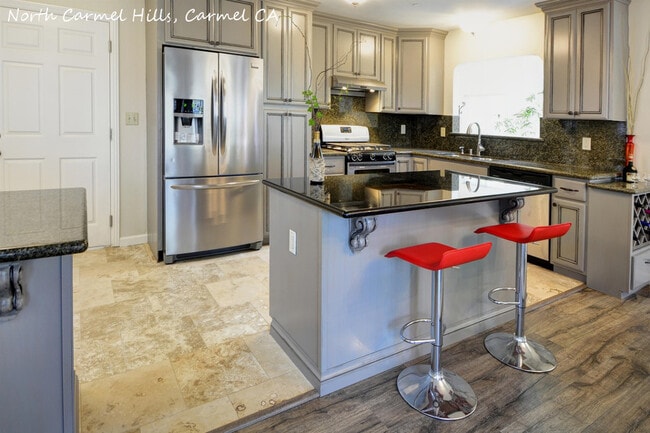 Foto del edificio - 24971 N Carmel Hills Dr
