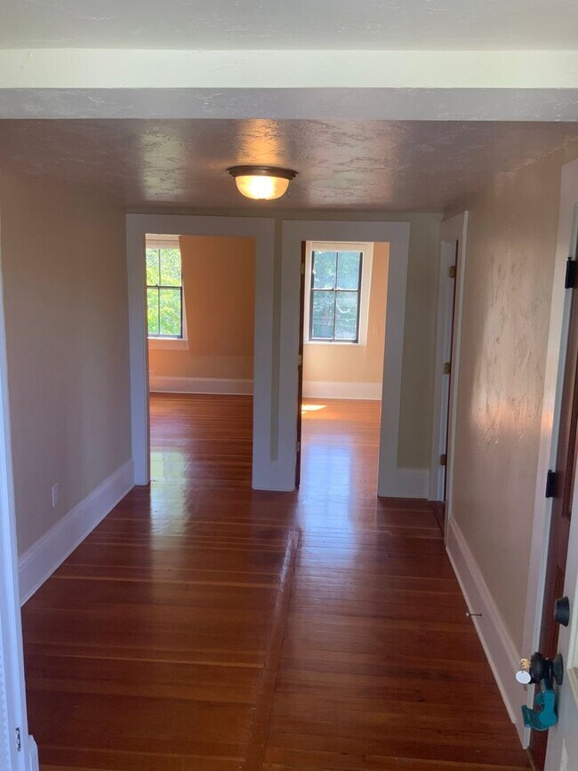 Photo - 3 Bedroom Duplex in Downtown Area Townhome