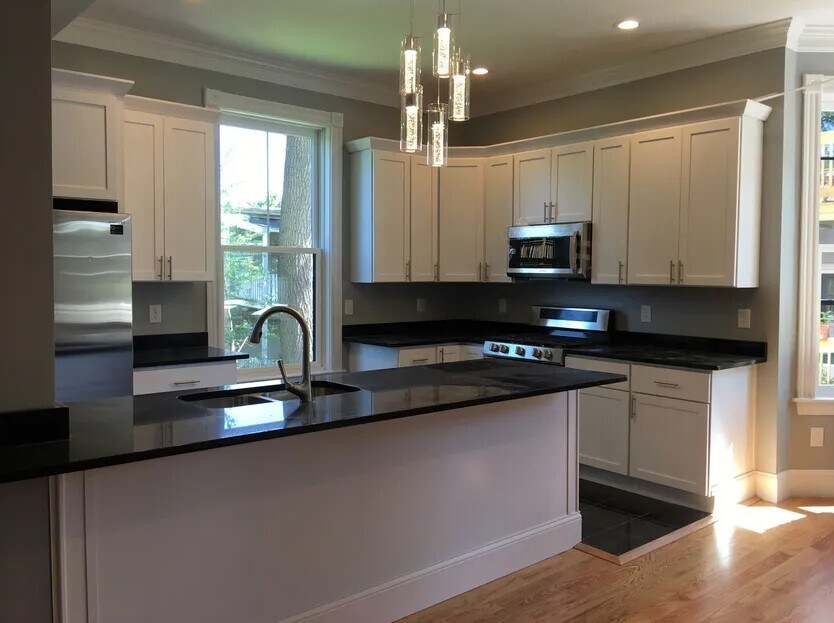 Foto principal - 93 Upland Rd