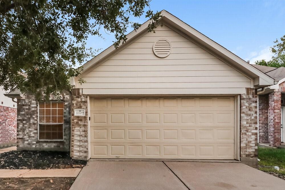 Primary Photo - 6807 Arrowchase Ct