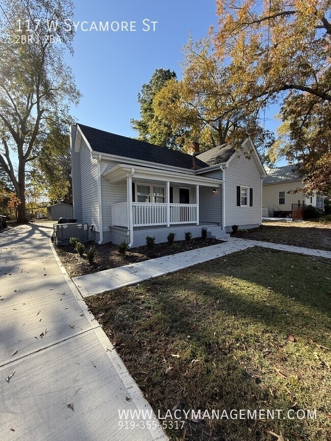 Building Photo - 117 W Sycamore St