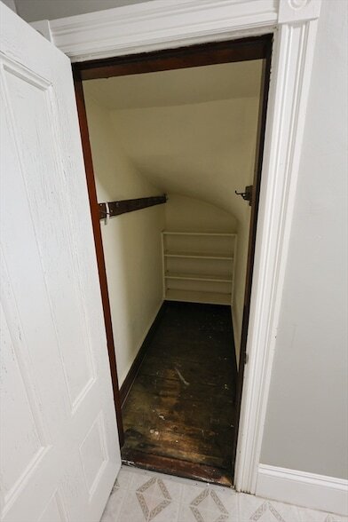 Building Photo - 69 Willowwood St
