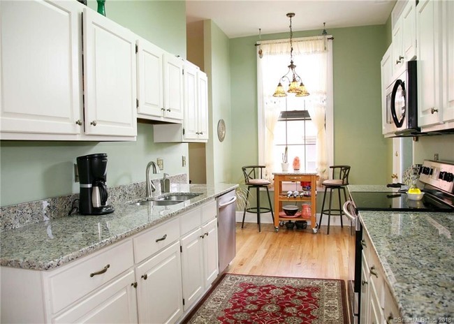 Kitchen - 36 Charter Oak Pl