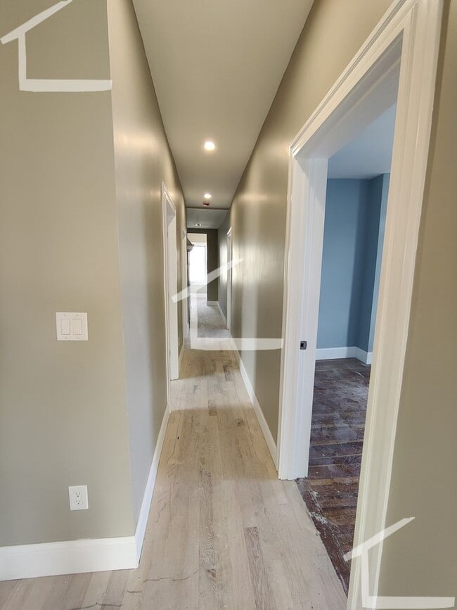 Photo - Huge 4 bed in Somerville Apartment