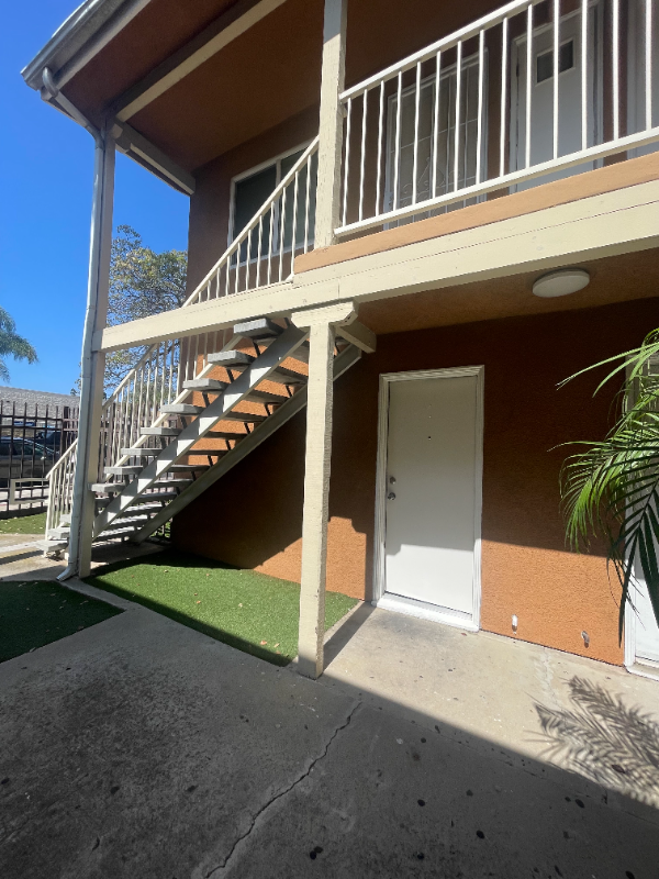 Primary Photo - 2245 Ulric St