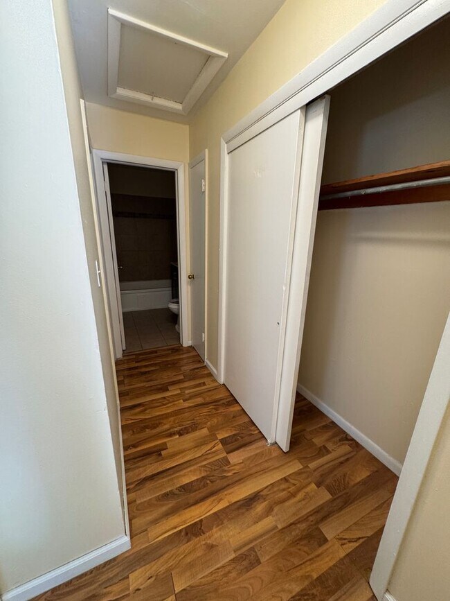 Foto del edificio - 3233 Blackstone Ave