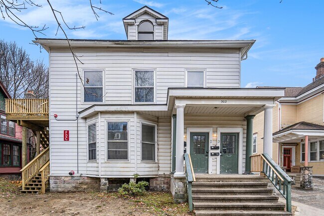 Building Photo - 302 Stuart Ave