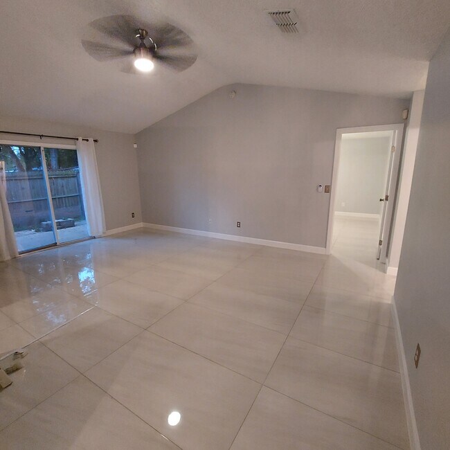 Foto del edificio - 4722 Fireside Dr