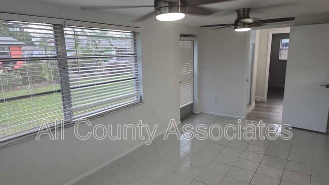 Foto del edificio - 7331 Parrot Dr