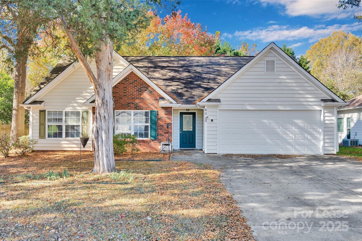 Foto principal - 6340 S Bend Ln