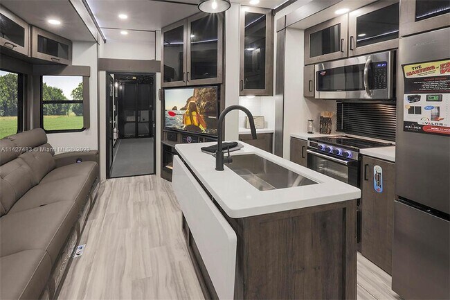 Foto del edificio - 1000 NW 38th St