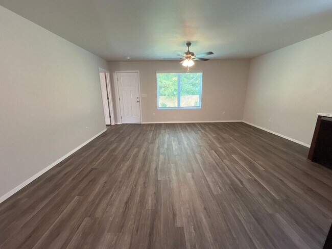 Foto del edificio - Pre-Leasing Now | Newer 3-Bedroom, 2-Bath Home in Springdale
