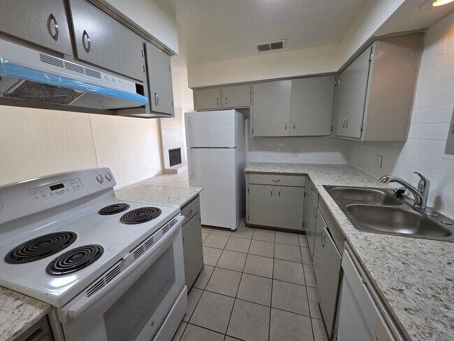 Foto del edificio - 775-775 E Honolulu St