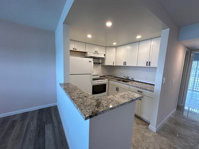 Building Photo - 16 Berkshire A
