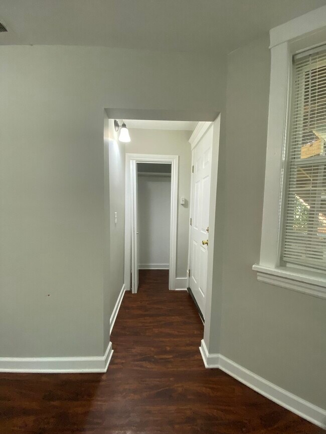 Building Photo - 2034 N Kedvale Ave
