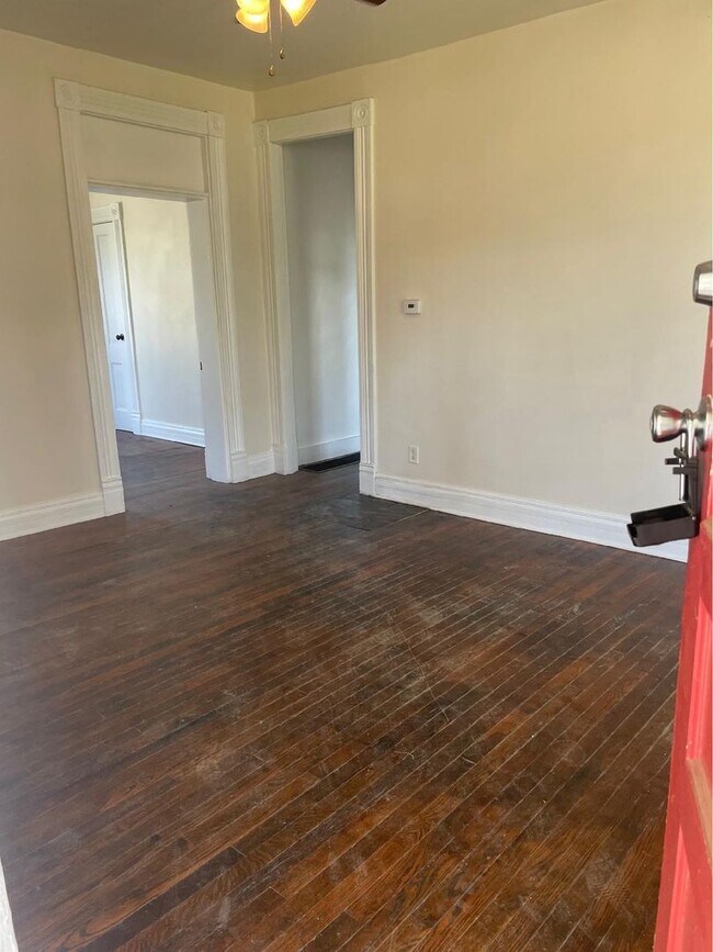 Foto del edificio - Main floor unit