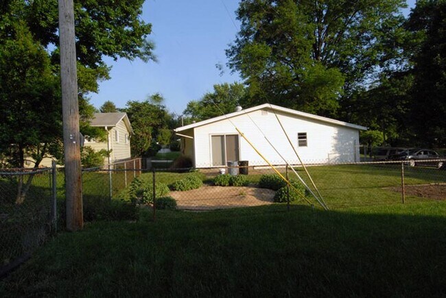 Building Photo - St Charles Area