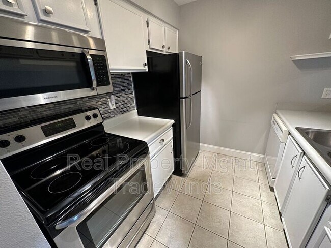 Foto del edificio - 3455 Countryside Blvd