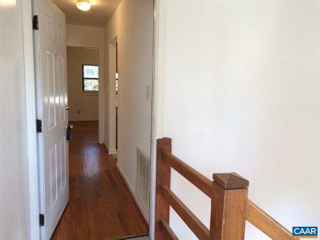 Building Photo - 627 Cabell Ave