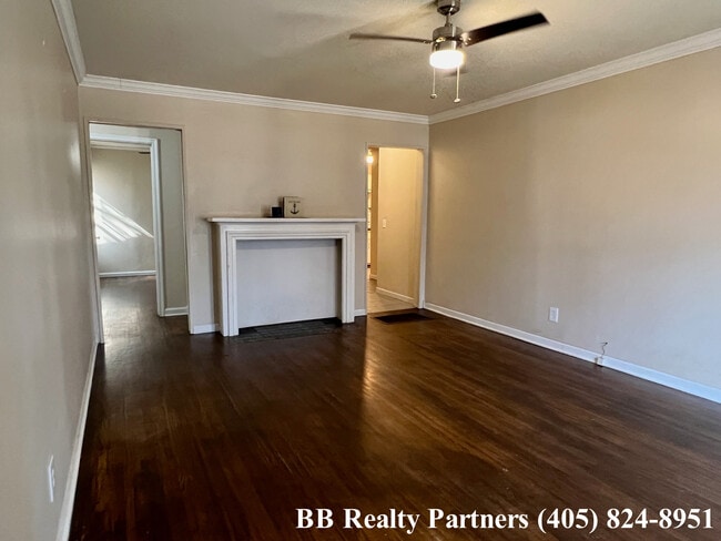 Building Photo - 312 S Florence Ave