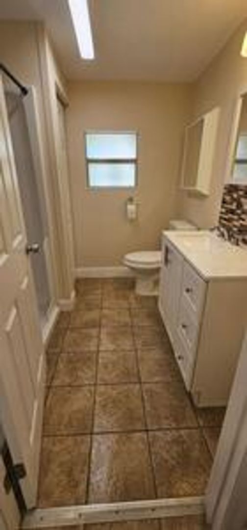 Building Photo - Ready for immediate move in