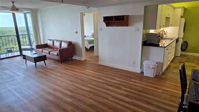 Foto del edificio - 3211 W Swann Ave
