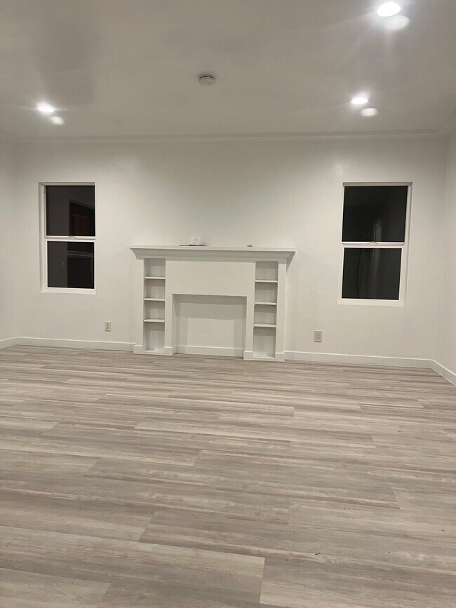 Building Photo - 9642 Bryson Ave