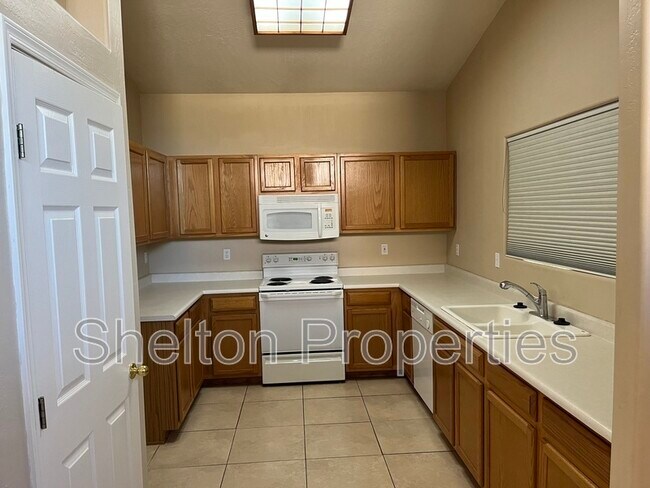 Foto del edificio - 9065 W Custer Ln