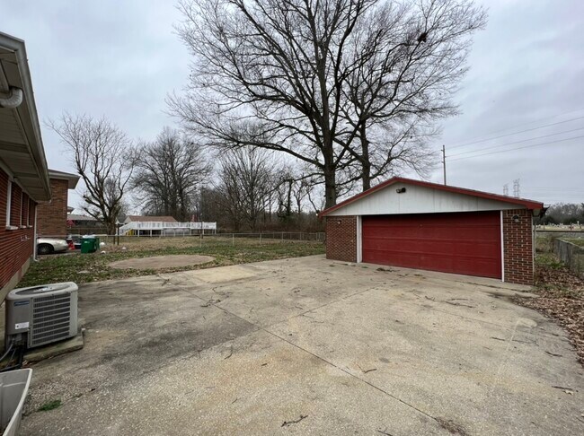 Building Photo - 4406 Clarene Dr