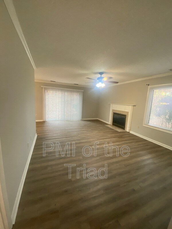 Foto del edificio - 331 Lamplighter Cir