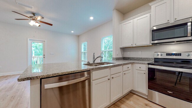 Foto del edificio - 3 bed 2.5 bathroom townhome in Santa Rosa Beach