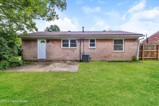 Building Photo - 7900 Mackie Ln