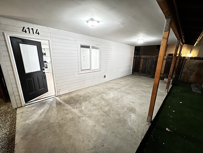 Building Photo - 4112 Menlo Ave