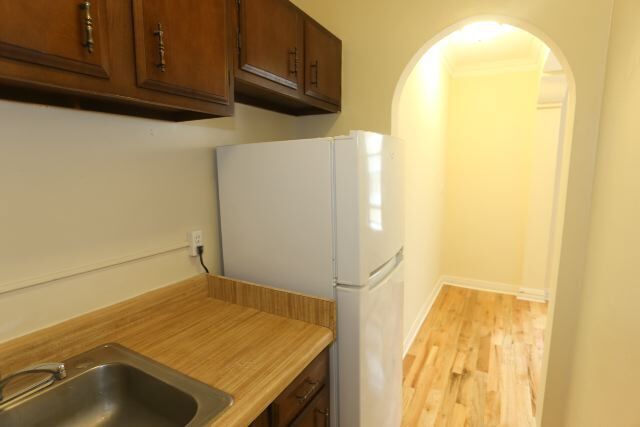 Foto del edificio - 430 W Roscoe St