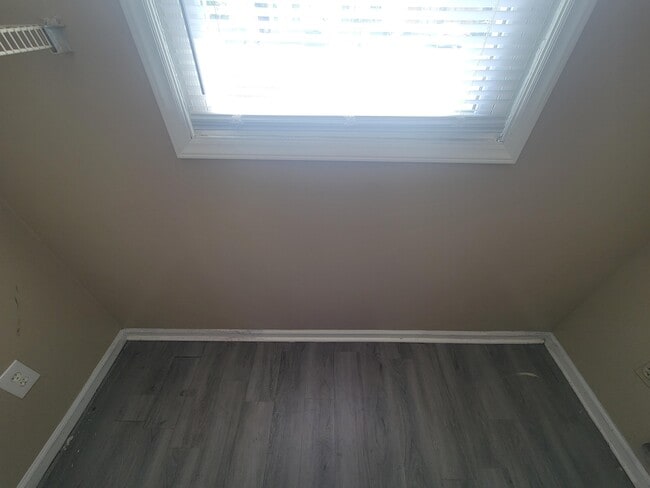 Foto del edificio - 3388 Royal Wood Rd