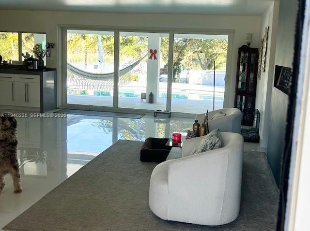 Building Photo - 9825 Palmetto Club Dr