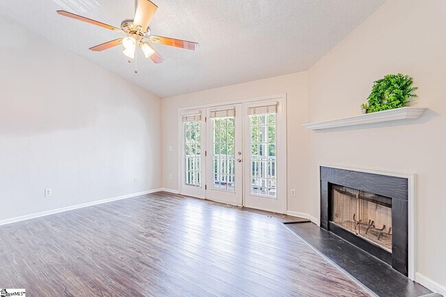 Building Photo - 408 Pelham Square Way