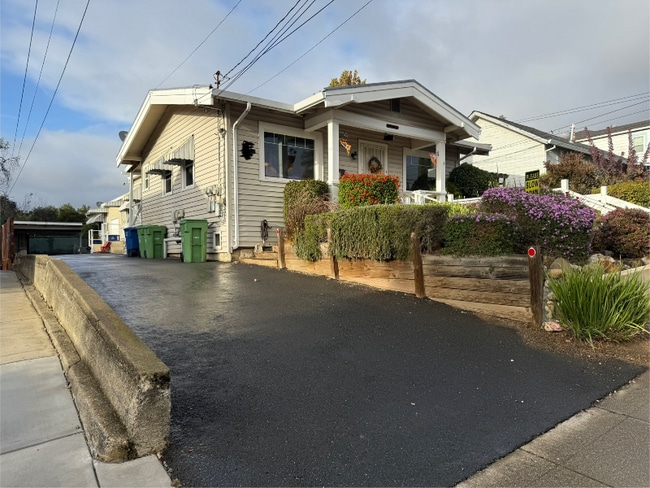 Photo - 1440 D St House