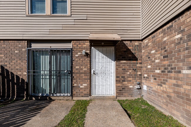 Foto del edificio - 6847 Mayo Blvd