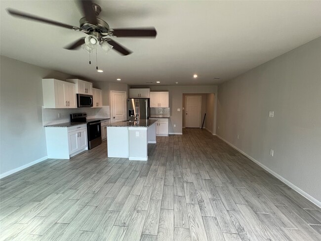 Building Photo - 9006 Intervale St