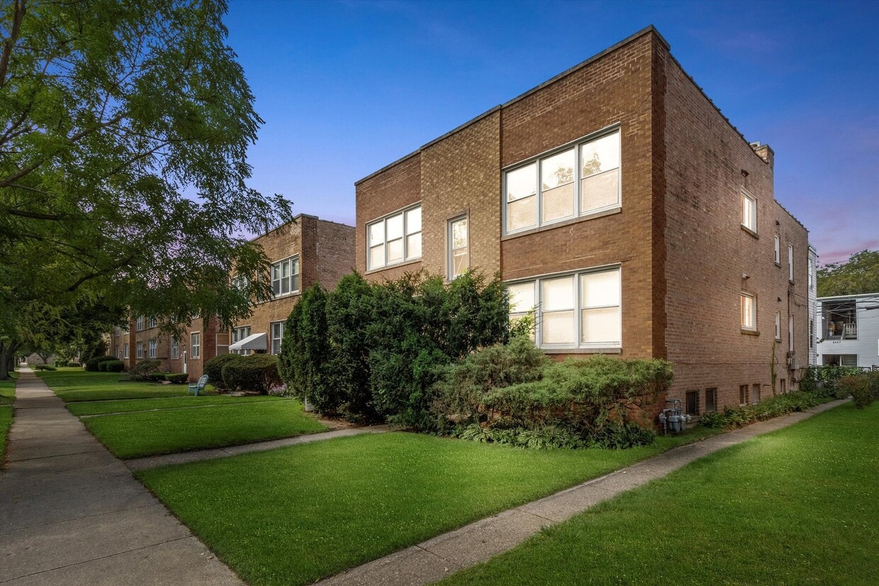 Foto principal - 8926 Bronx Ave