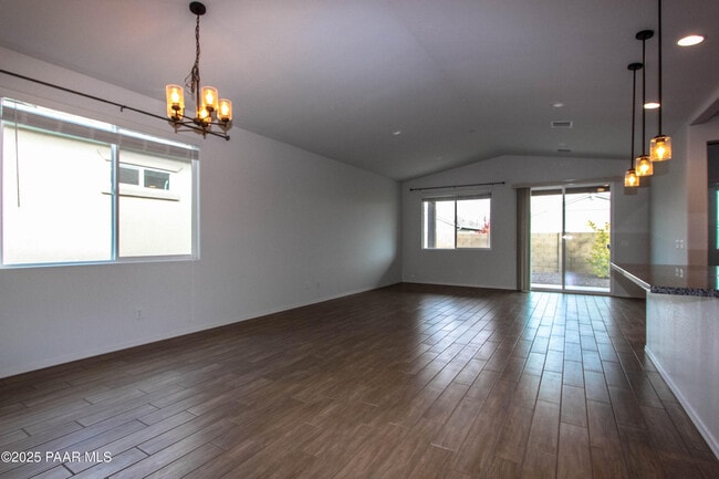 Building Photo - 1356 Warbler Wy