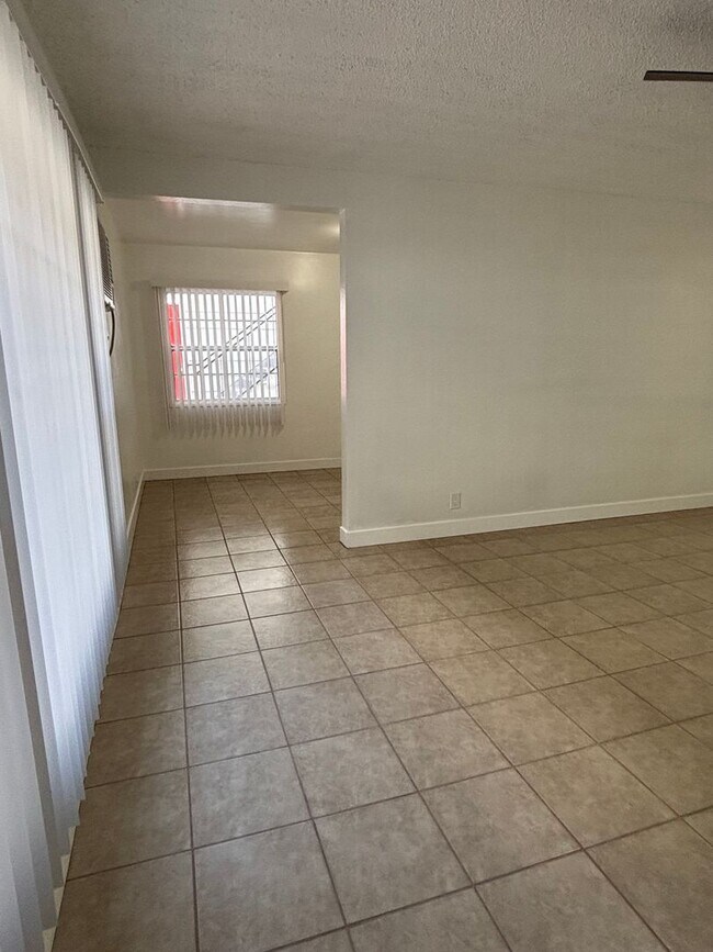 Foto del edificio - 1730 Obispo Ave